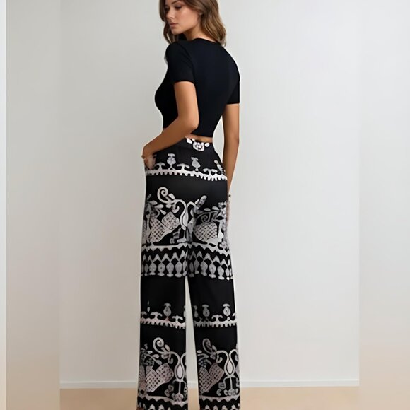 Black Crop Tee & Graphic Print Wide Leg Pants - Picture 5 of 8
